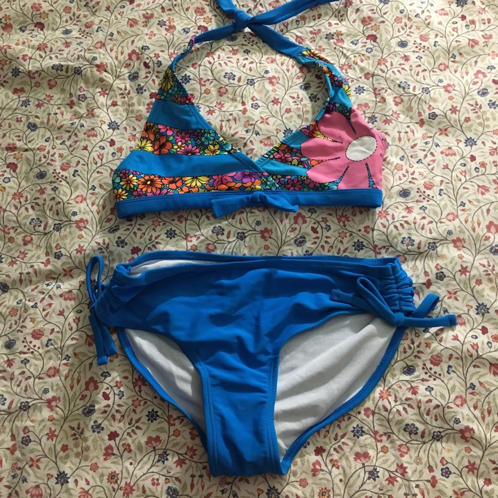 Girl’s bikini